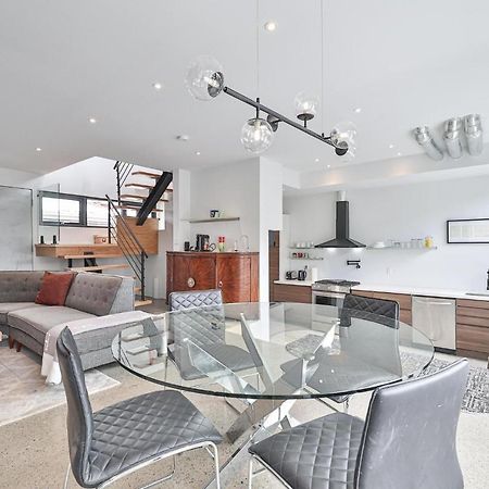 New Modern 1400 Sq Ft Coach House Near Everything Торонто Екстер'єр фото