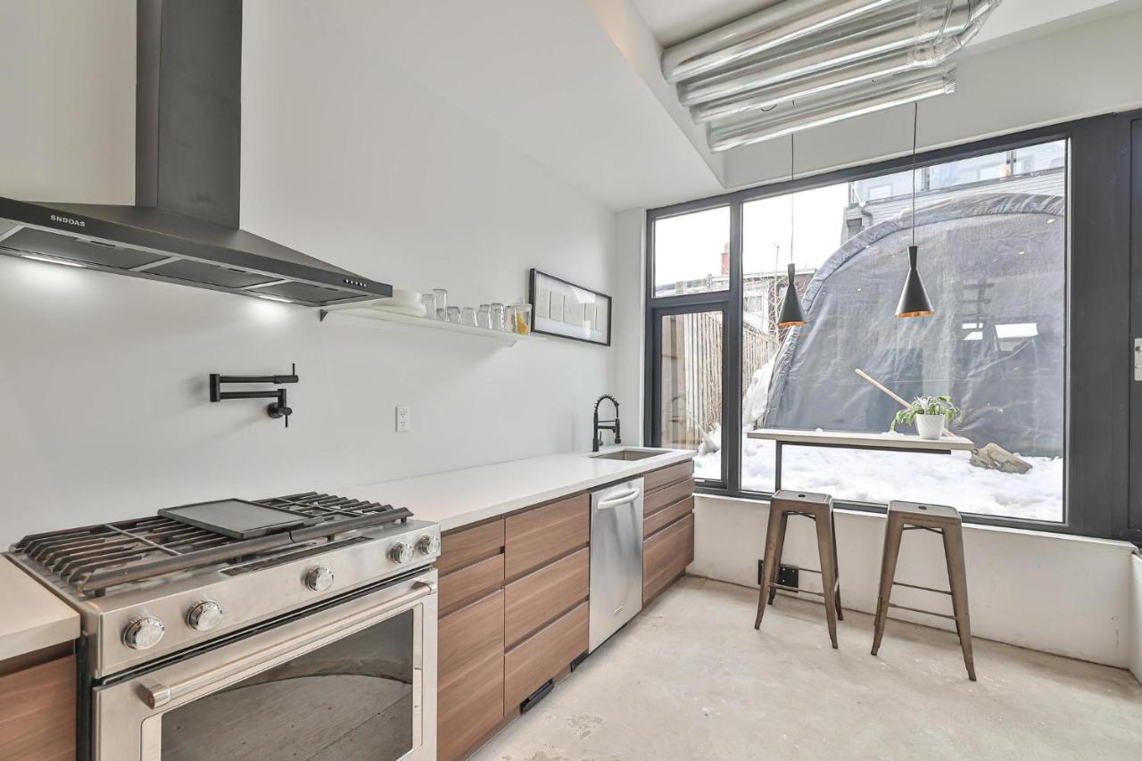 New Modern 1400 Sq Ft Coach House Near Everything Торонто Екстер'єр фото