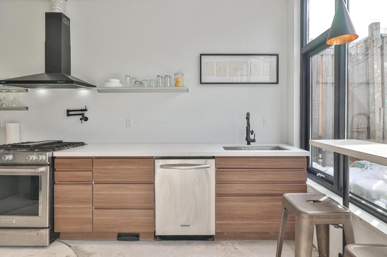 New Modern 1400 Sq Ft Coach House Near Everything Торонто Екстер'єр фото