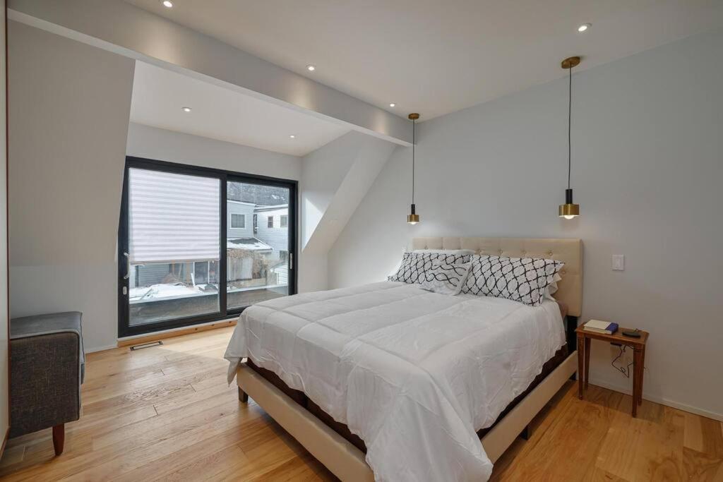 New Modern 1400 Sq Ft Coach House Near Everything Торонто Екстер'єр фото