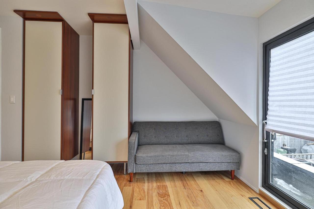 New Modern 1400 Sq Ft Coach House Near Everything Торонто Екстер'єр фото