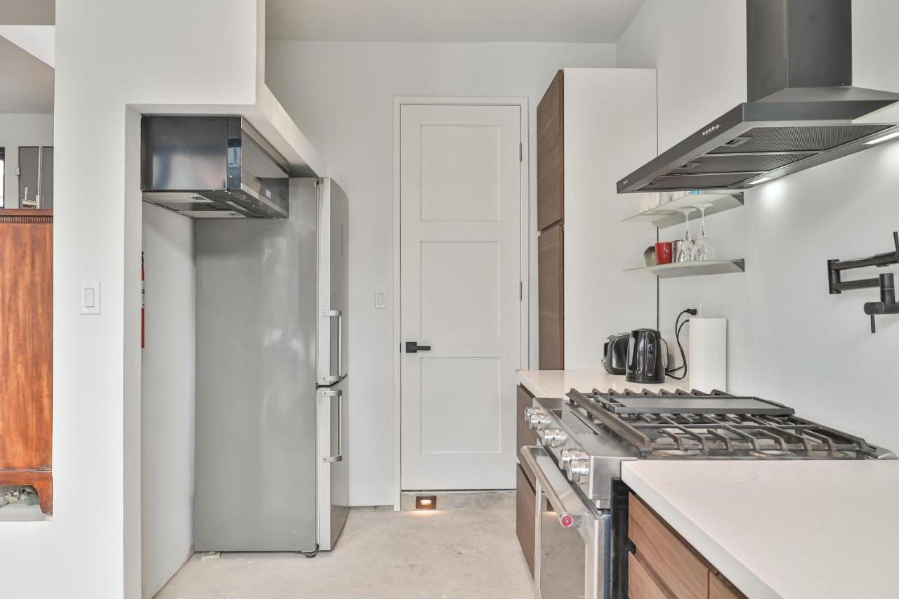 New Modern 1400 Sq Ft Coach House Near Everything Торонто Екстер'єр фото