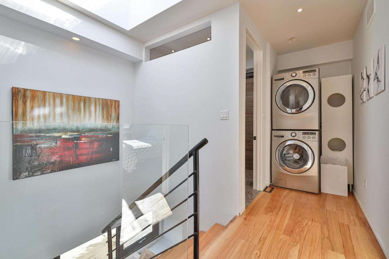New Modern 1400 Sq Ft Coach House Near Everything Торонто Екстер'єр фото