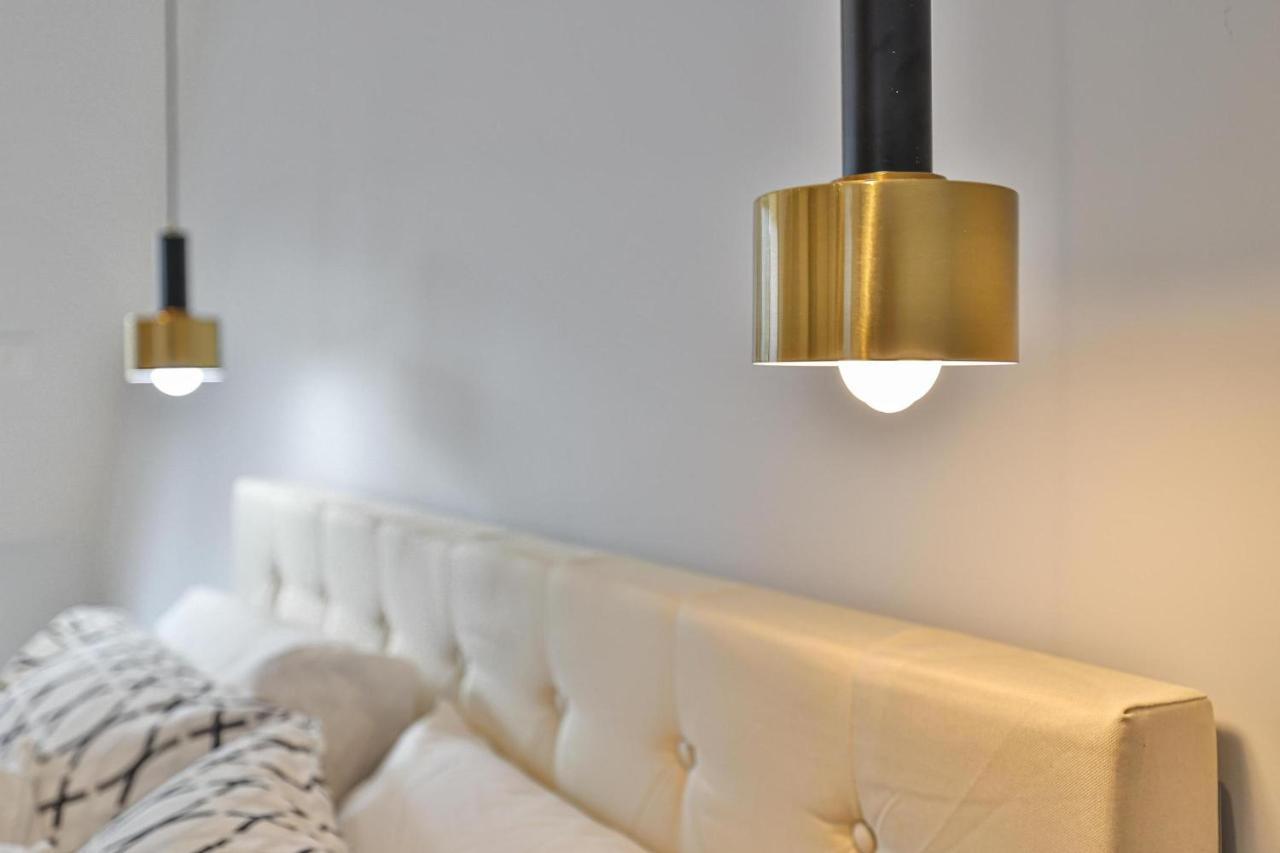 New Modern 1400 Sq Ft Coach House Near Everything Торонто Екстер'єр фото