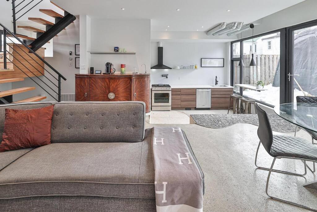 New Modern 1400 Sq Ft Coach House Near Everything Торонто Екстер'єр фото