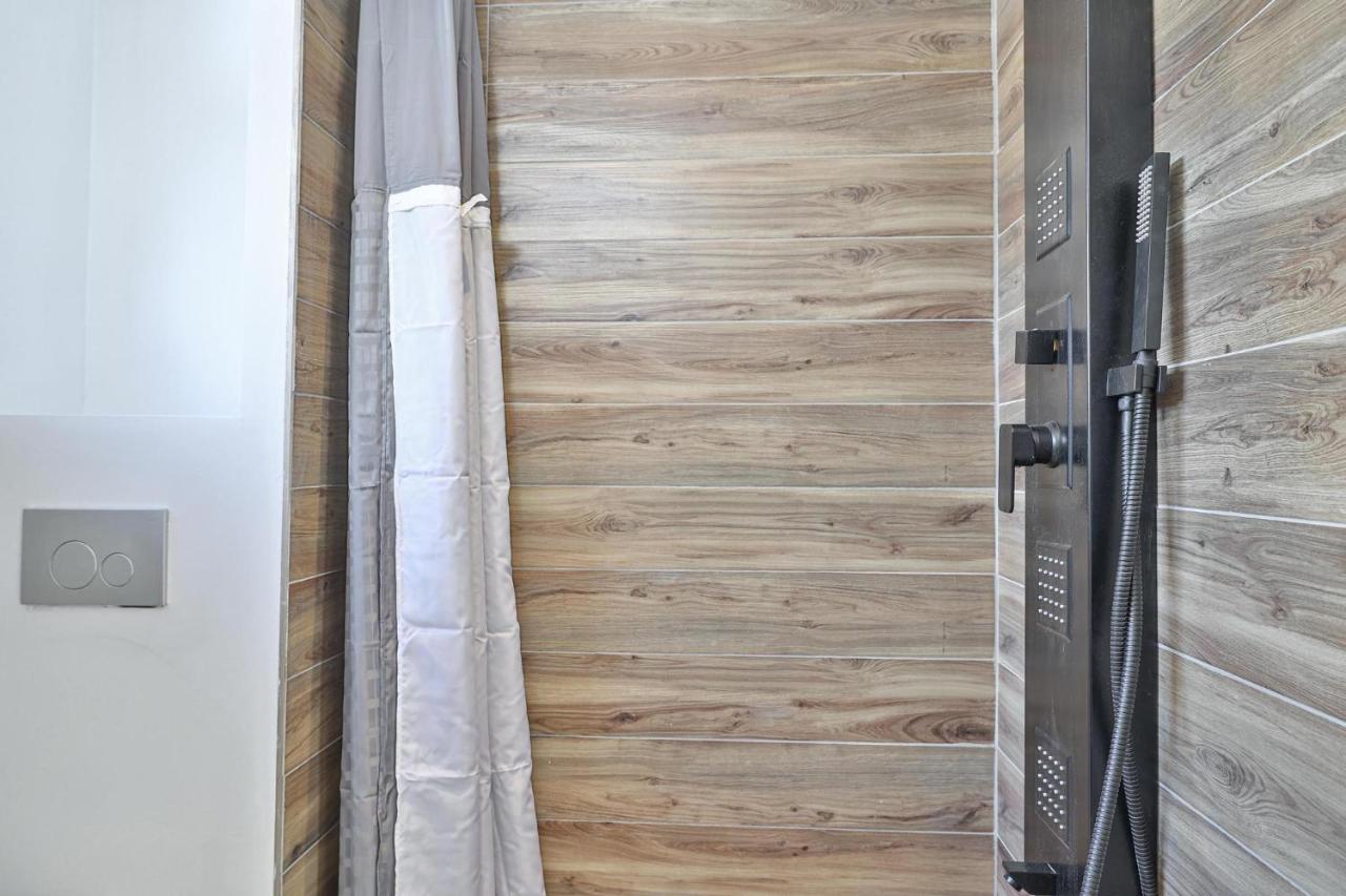 New Modern 1400 Sq Ft Coach House Near Everything Торонто Екстер'єр фото