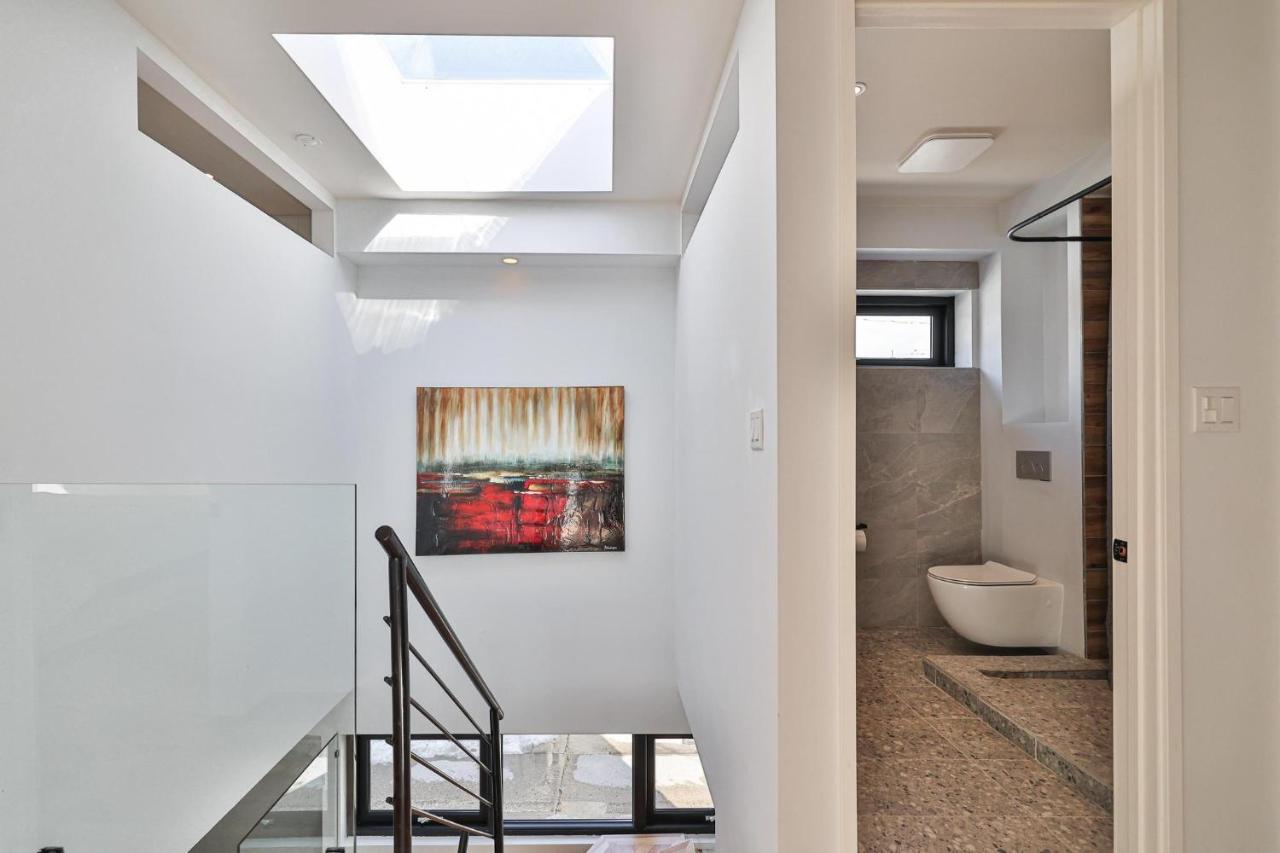 New Modern 1400 Sq Ft Coach House Near Everything Торонто Екстер'єр фото
