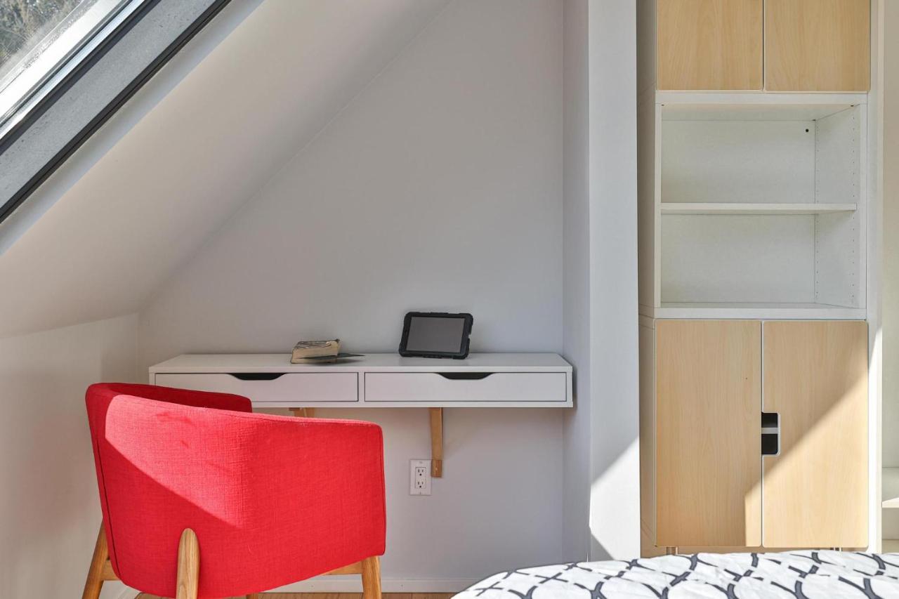 New Modern 1400 Sq Ft Coach House Near Everything Торонто Екстер'єр фото